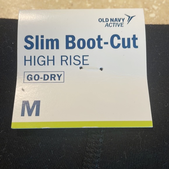 NWT Old Navy Active size M Slim Boot-Cut High Rise joggers - Picture 2 of 5